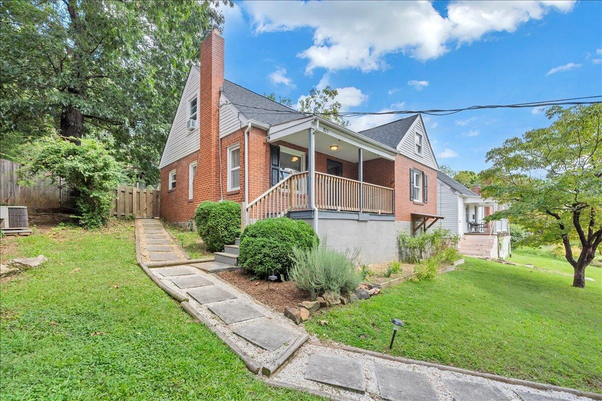 823 Windsor AVE - Photo 45