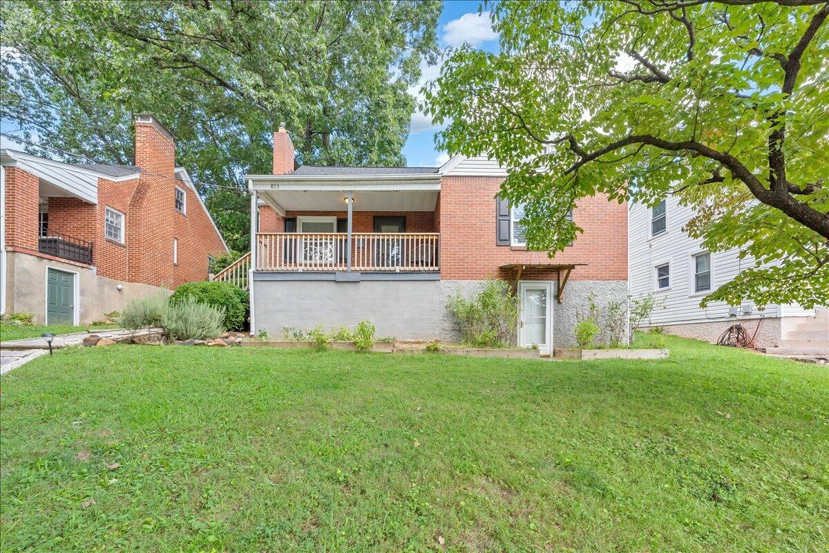 823 Windsor AVE - Photo 48