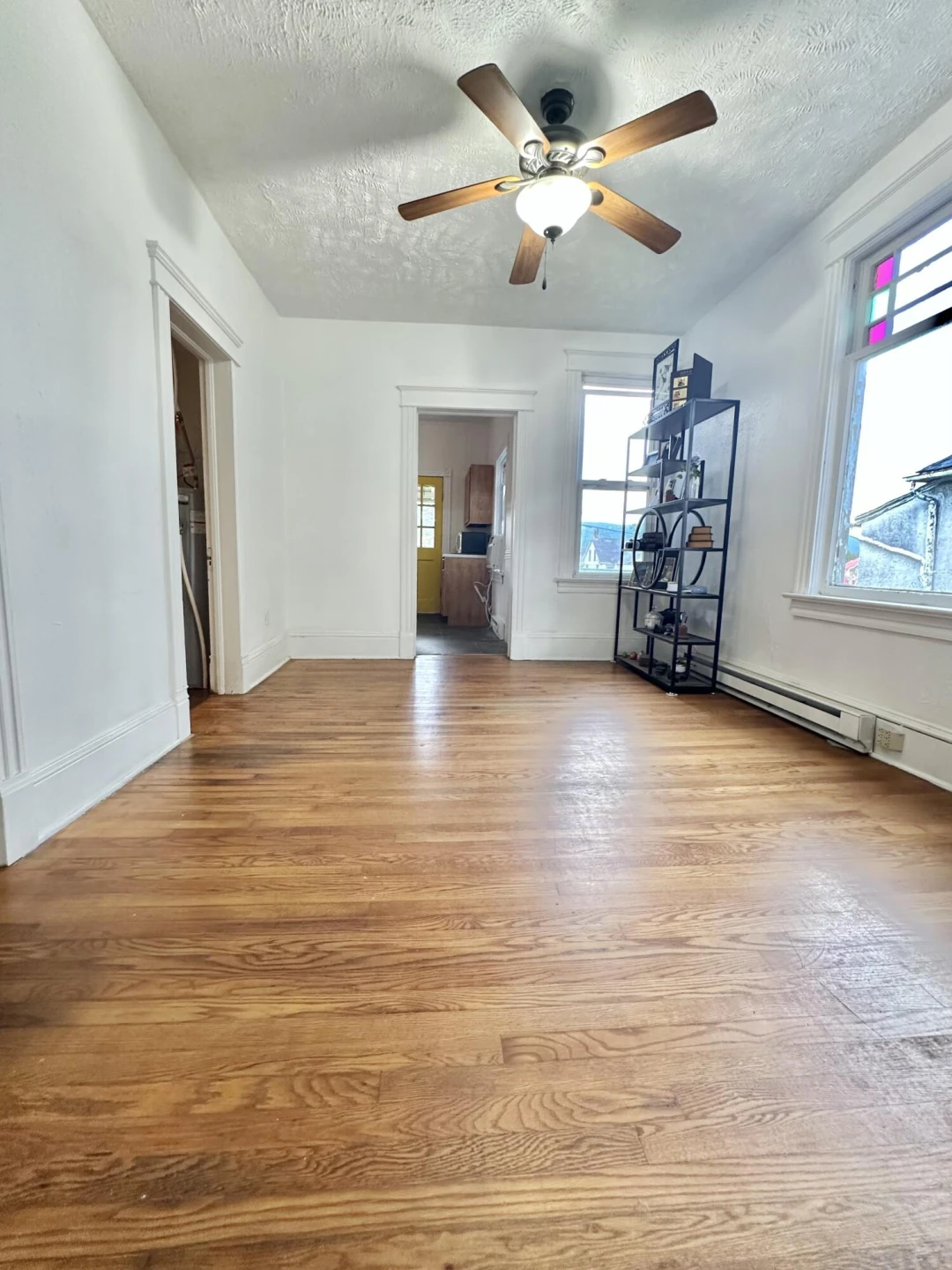 327 Hawthorne ST - Photo 10