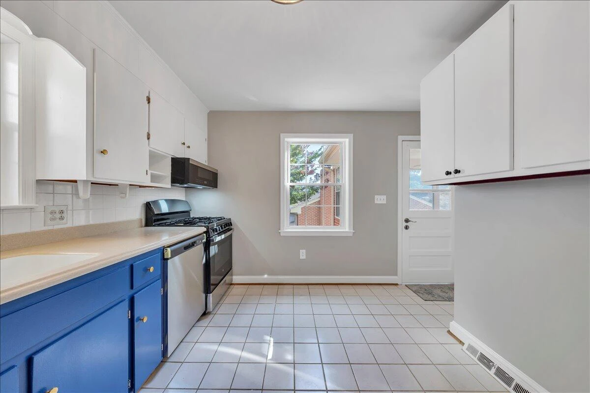 3404 Ashmeade DR - Photo 16