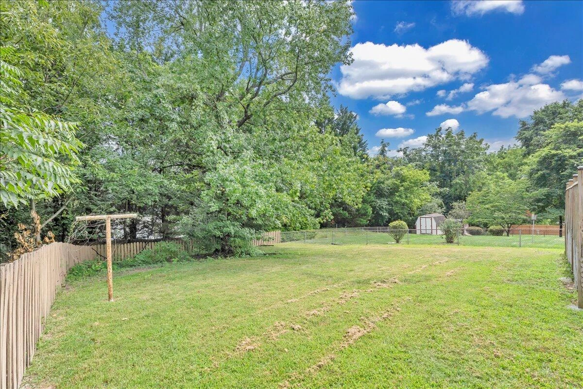 3404 Ashmeade DR - Photo 12