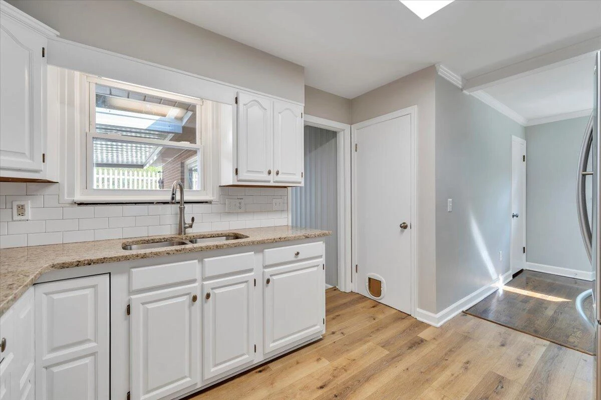 2413 Brambleton AVE - Photo 14