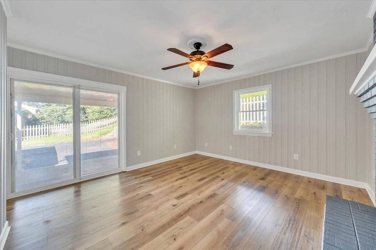 2413 Brambleton AVE - Photo 19