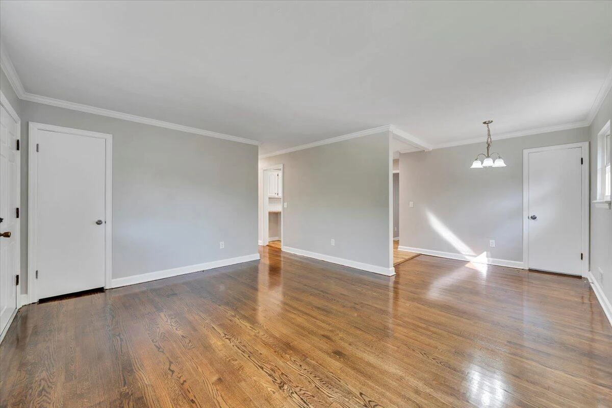 2413 Brambleton AVE - Photo 32
