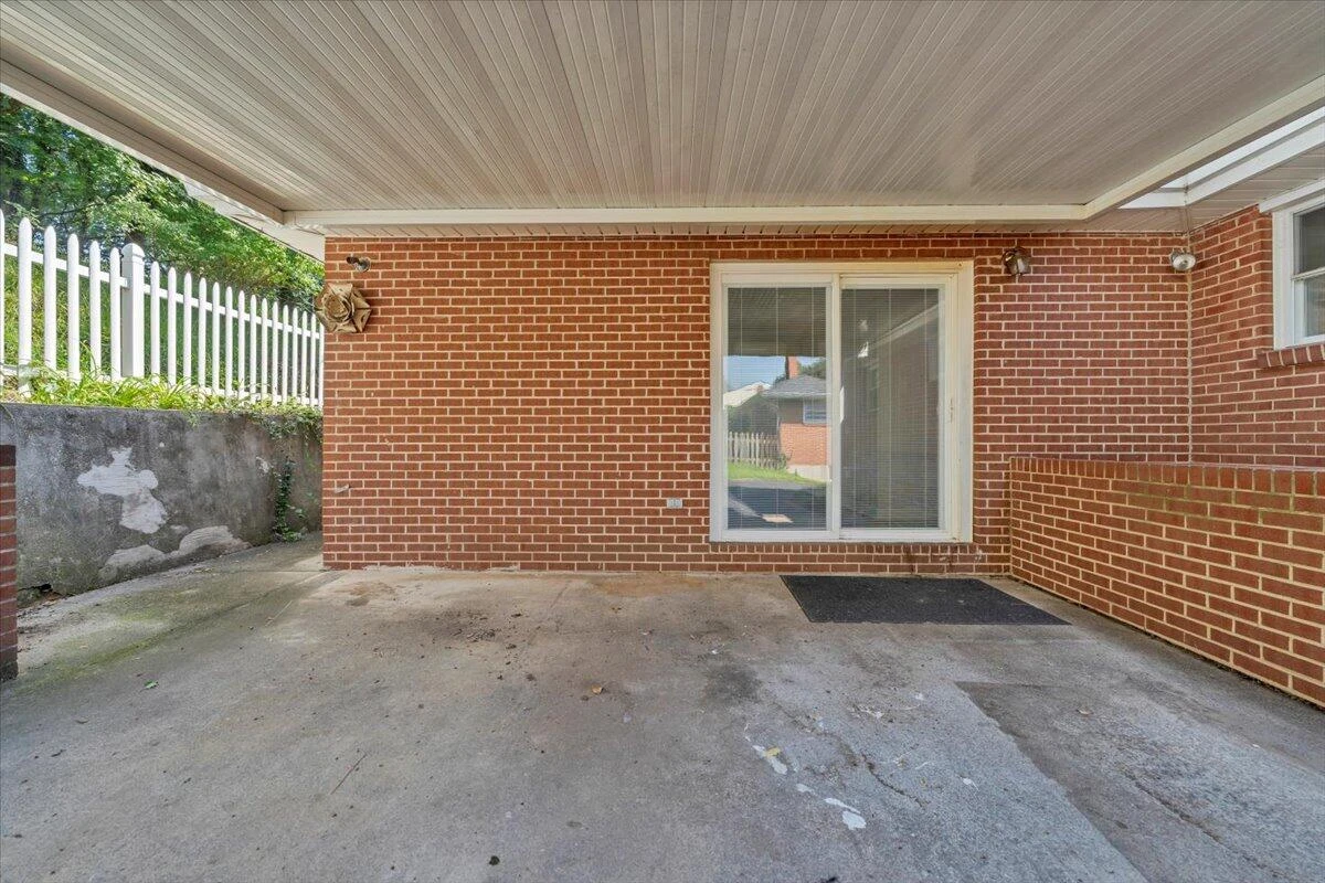 2413 Brambleton AVE - Photo 11