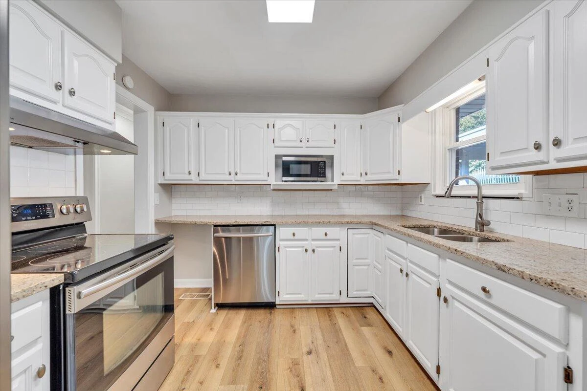 2413 Brambleton AVE - Photo 12