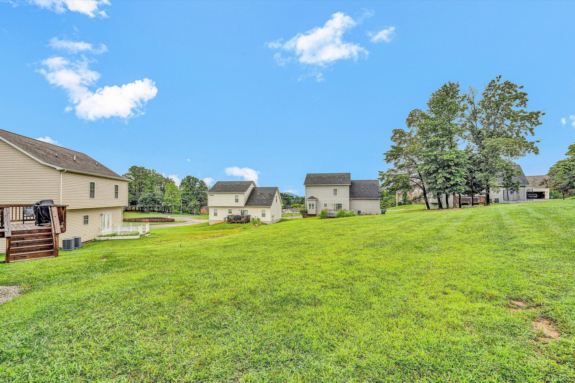 209 Edgemont DR - Photo 52