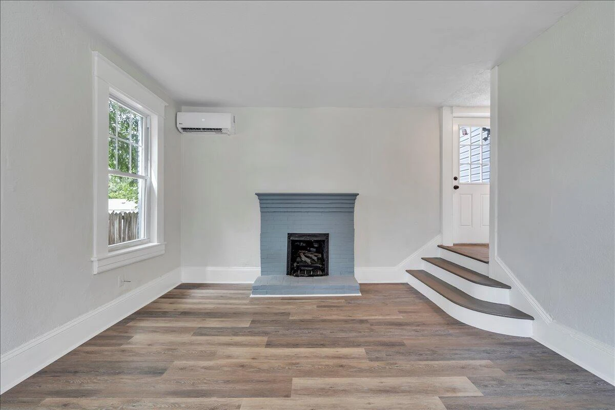 1131 Grayson AVE - Photo 10