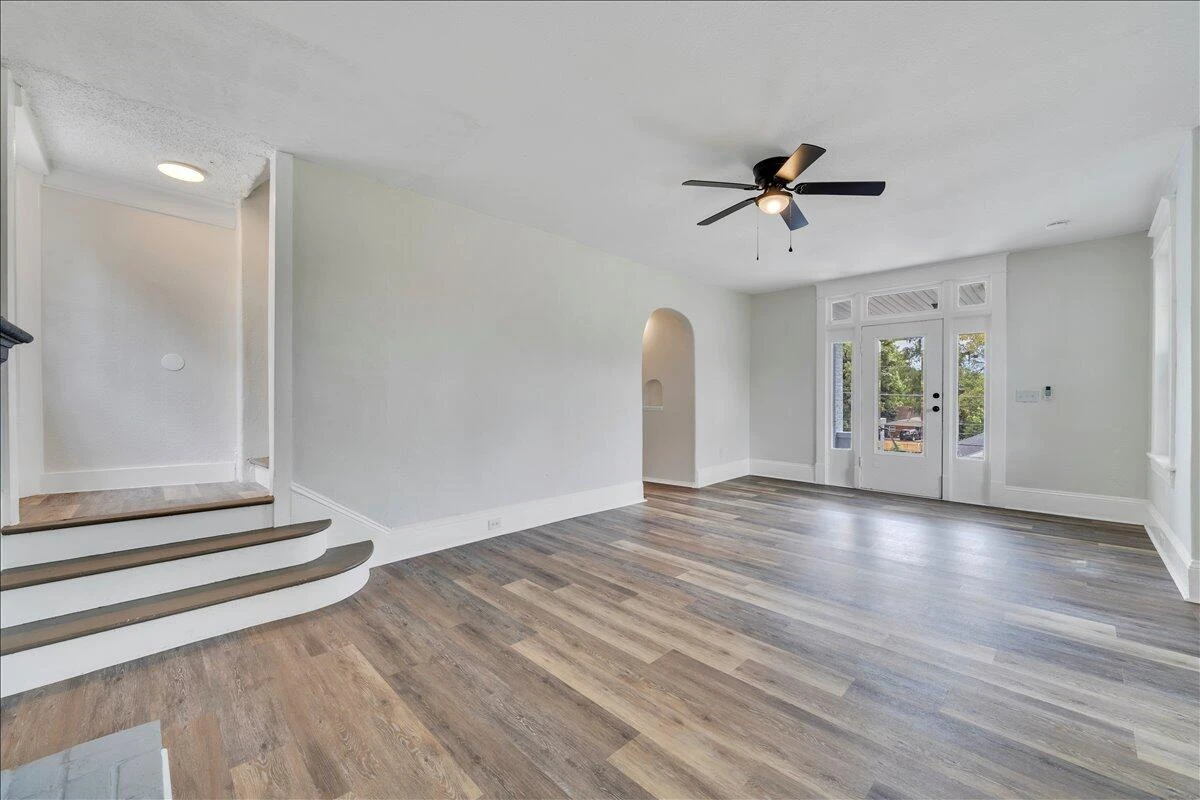 1131 Grayson AVE - Photo 11