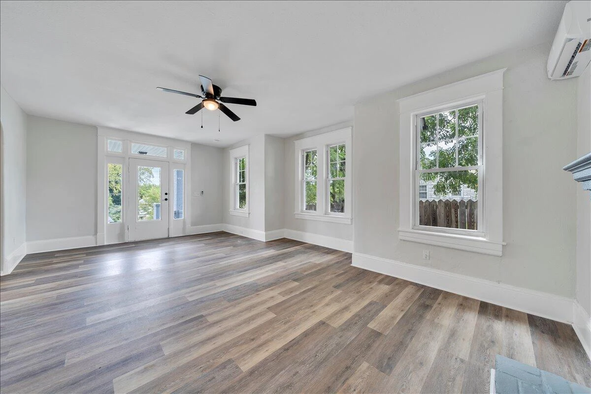 1131 Grayson AVE - Photo 12