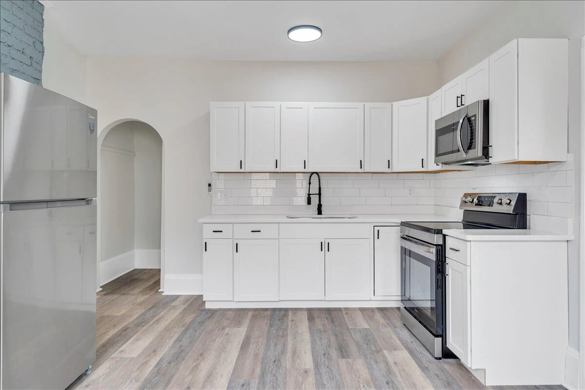 1131 Grayson AVE - Photo 18