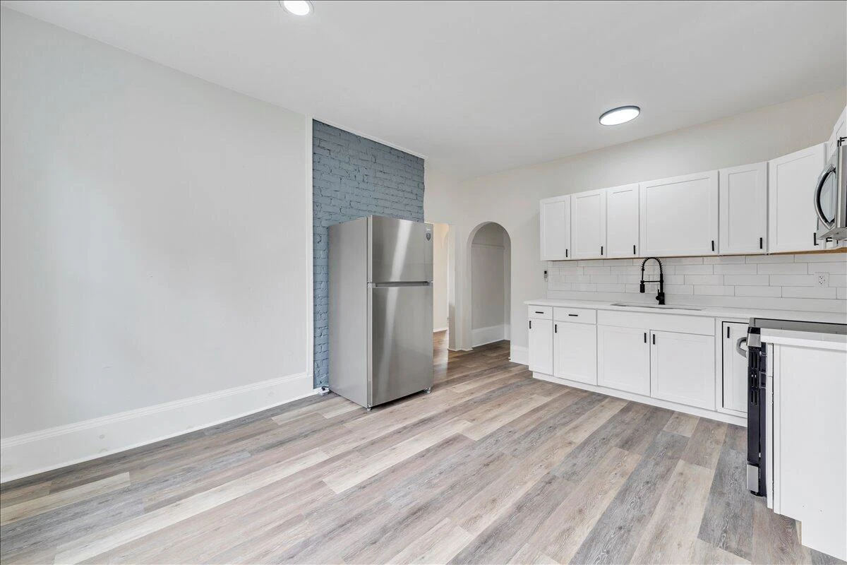 1131 Grayson AVE - Photo 20