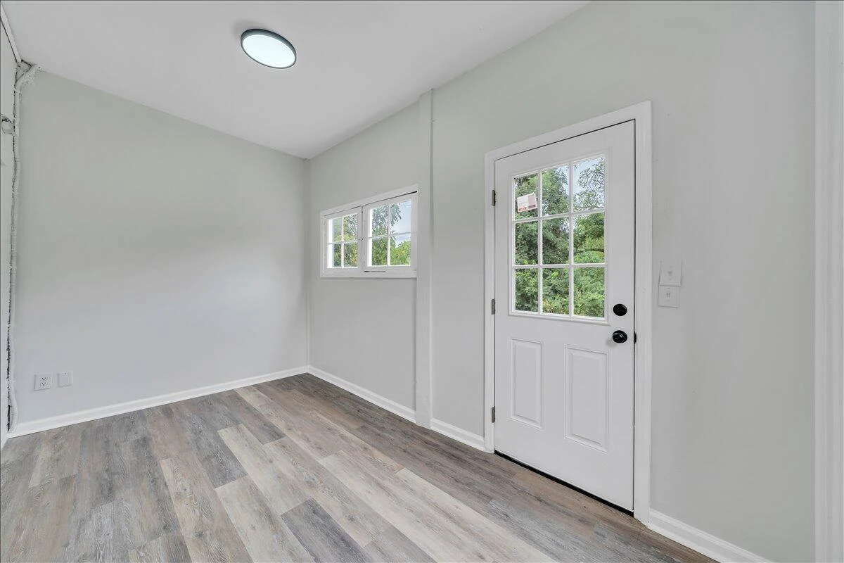 1131 Grayson AVE - Photo 21
