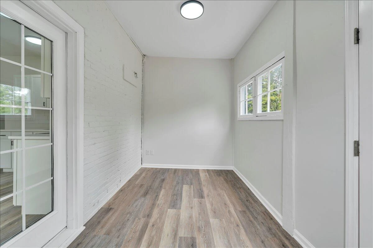 1131 Grayson AVE - Photo 22