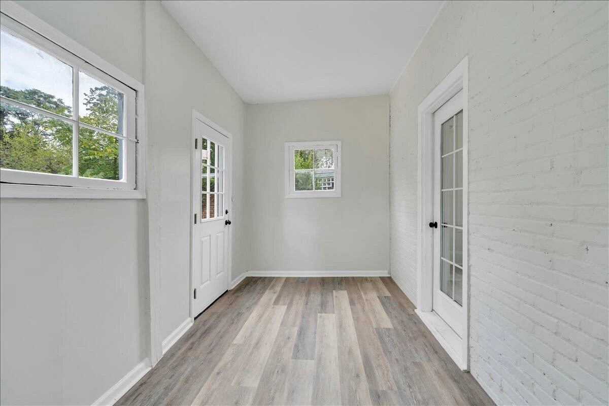 1131 Grayson AVE - Photo 23