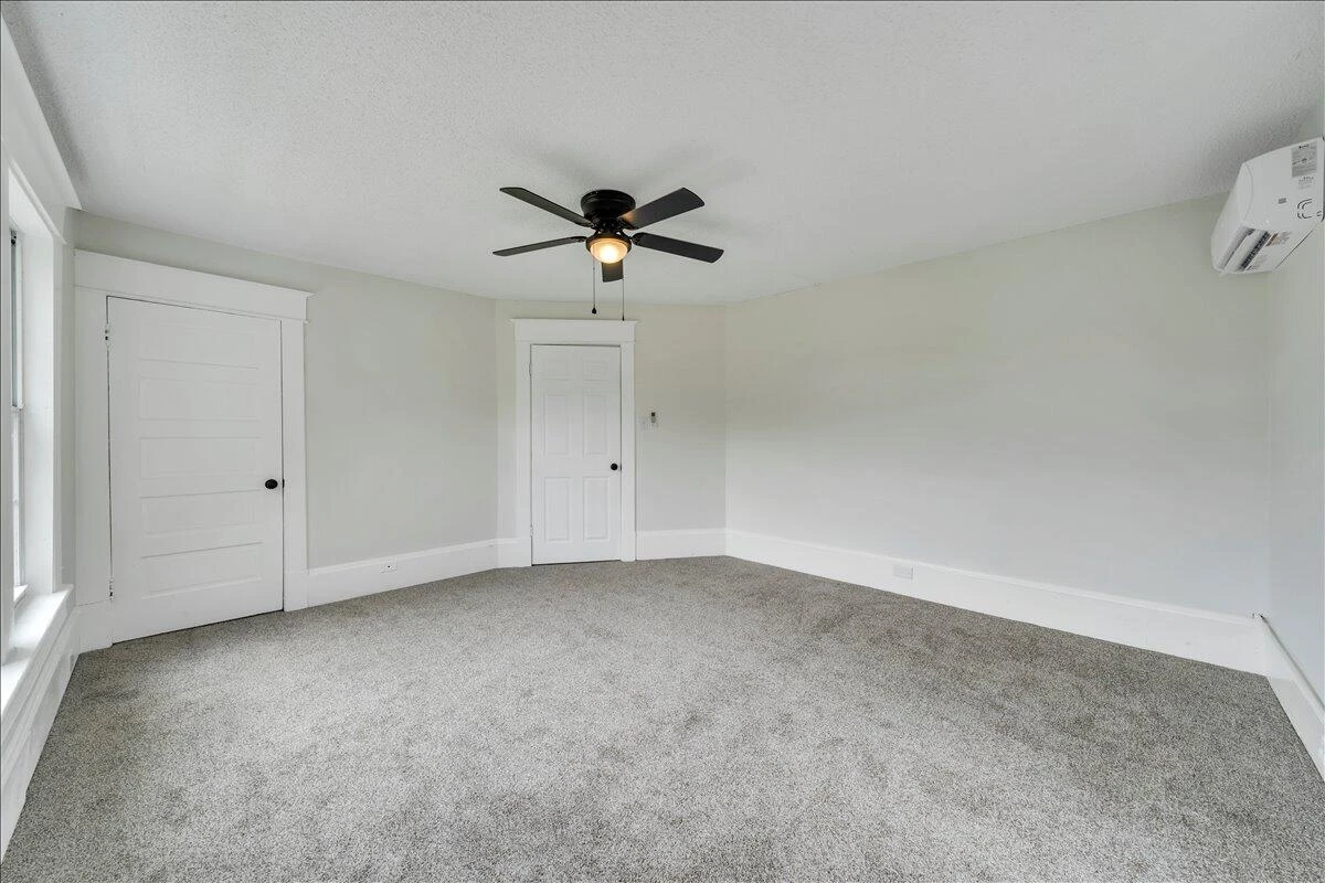 1131 Grayson AVE - Photo 25