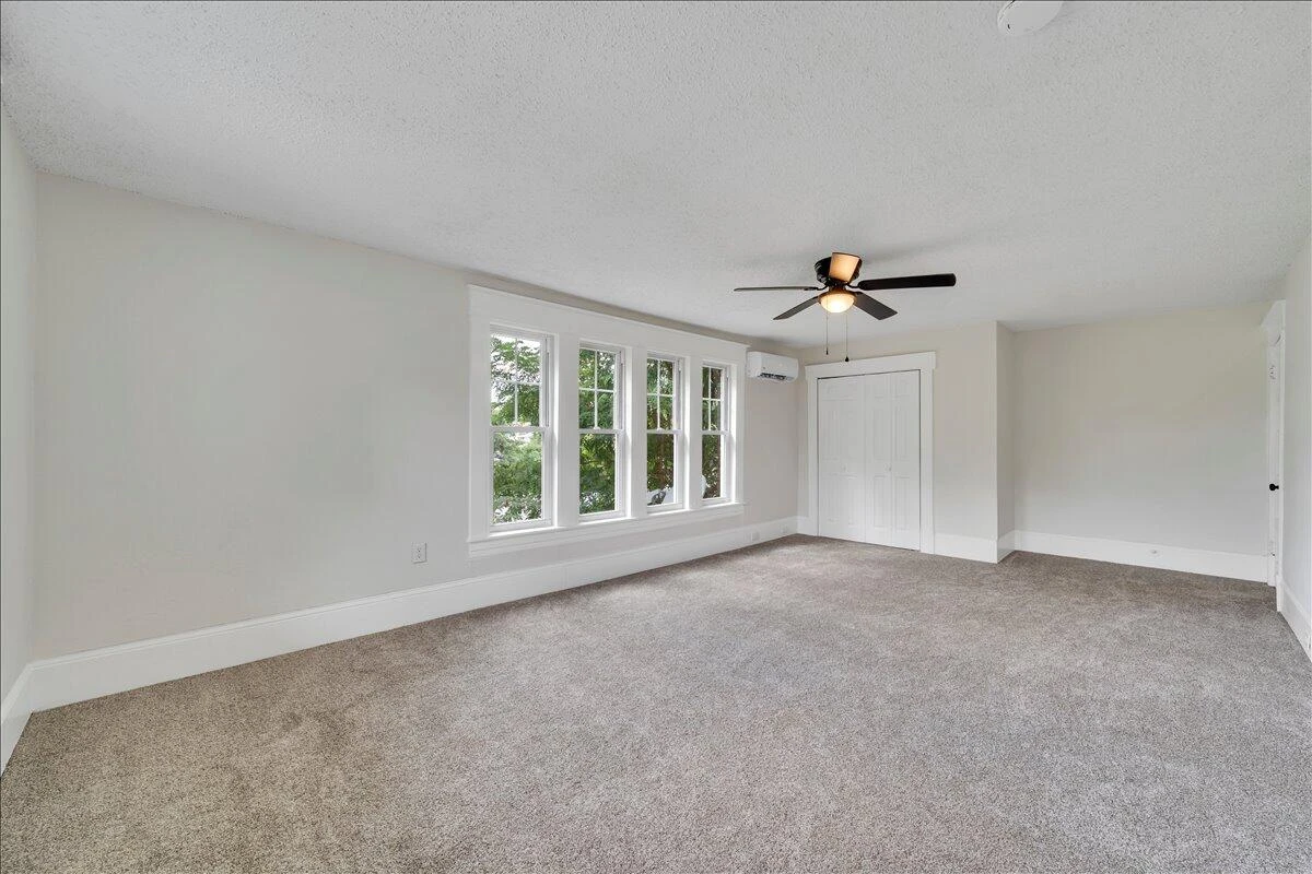 1131 Grayson AVE - Photo 30
