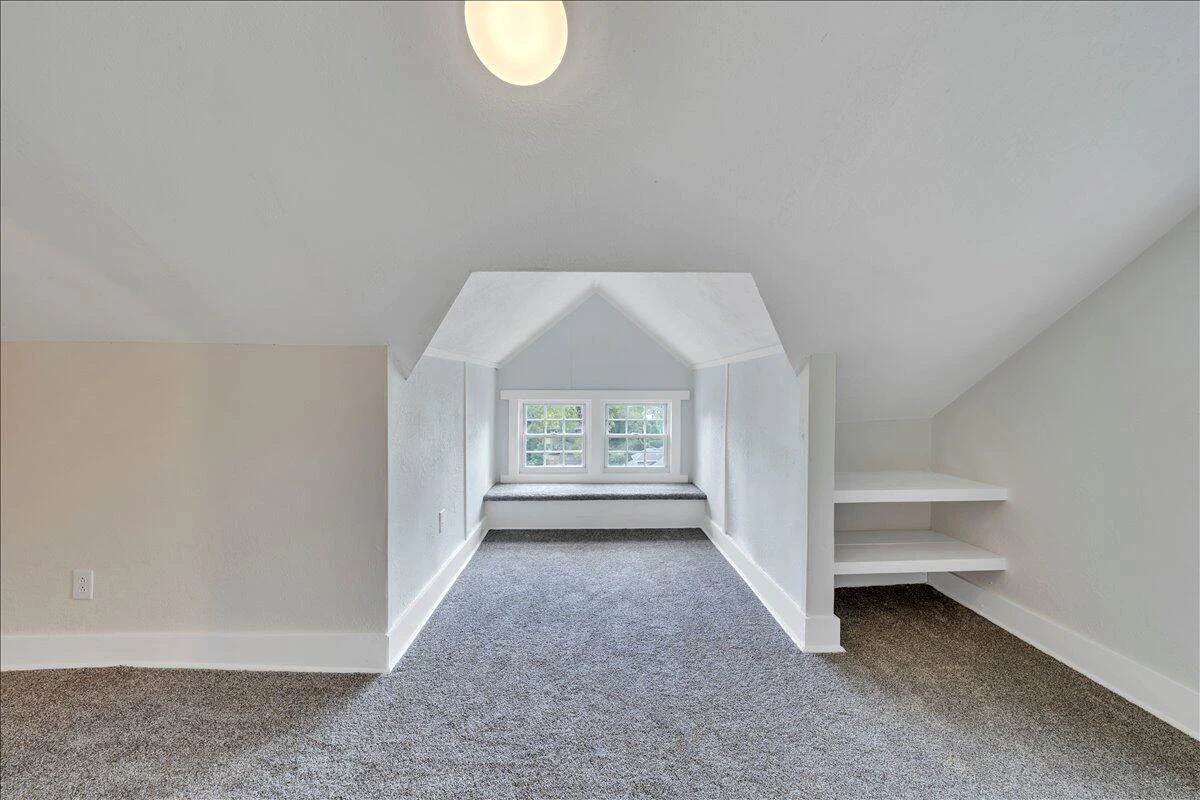 1131 Grayson AVE - Photo 34