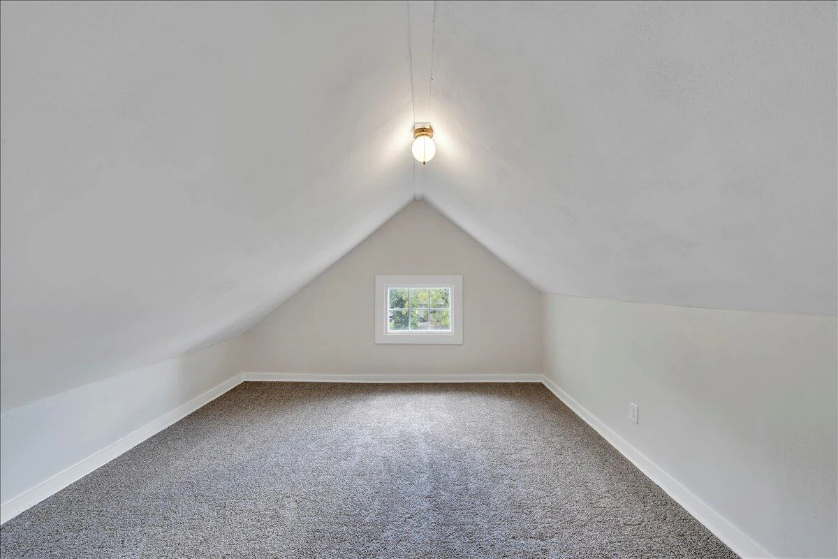 1131 Grayson AVE - Photo 35