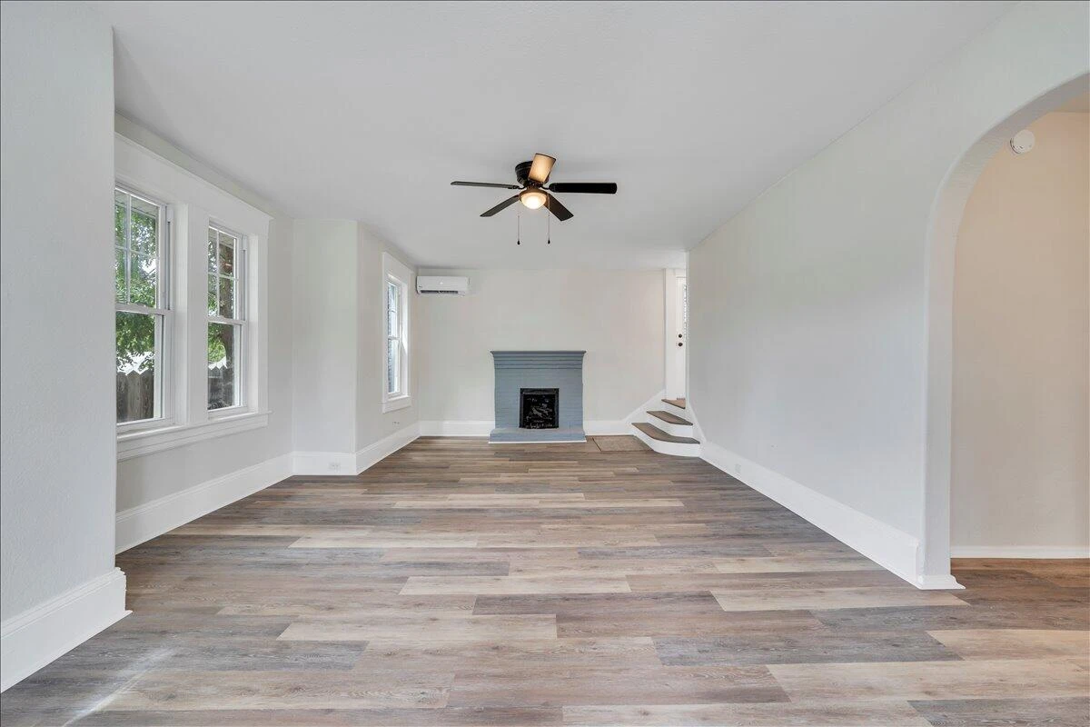 1131 Grayson AVE - Photo 9