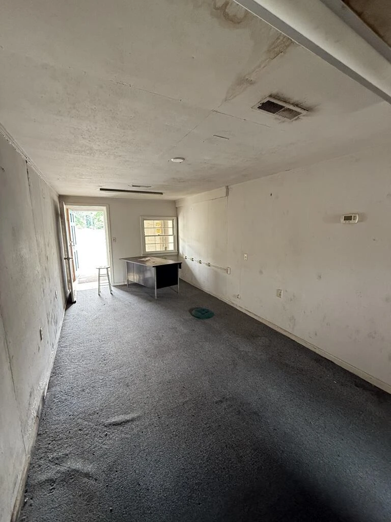 1200 Memorial BLVD - Photo 10