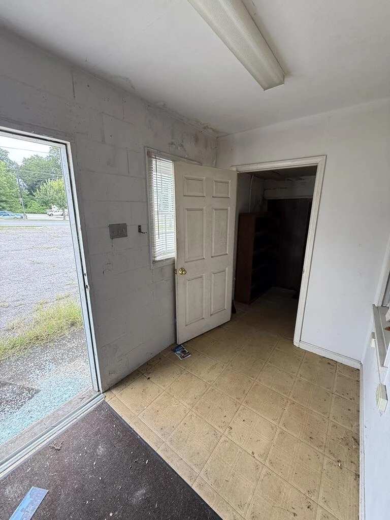 1200 Memorial BLVD - Photo 13