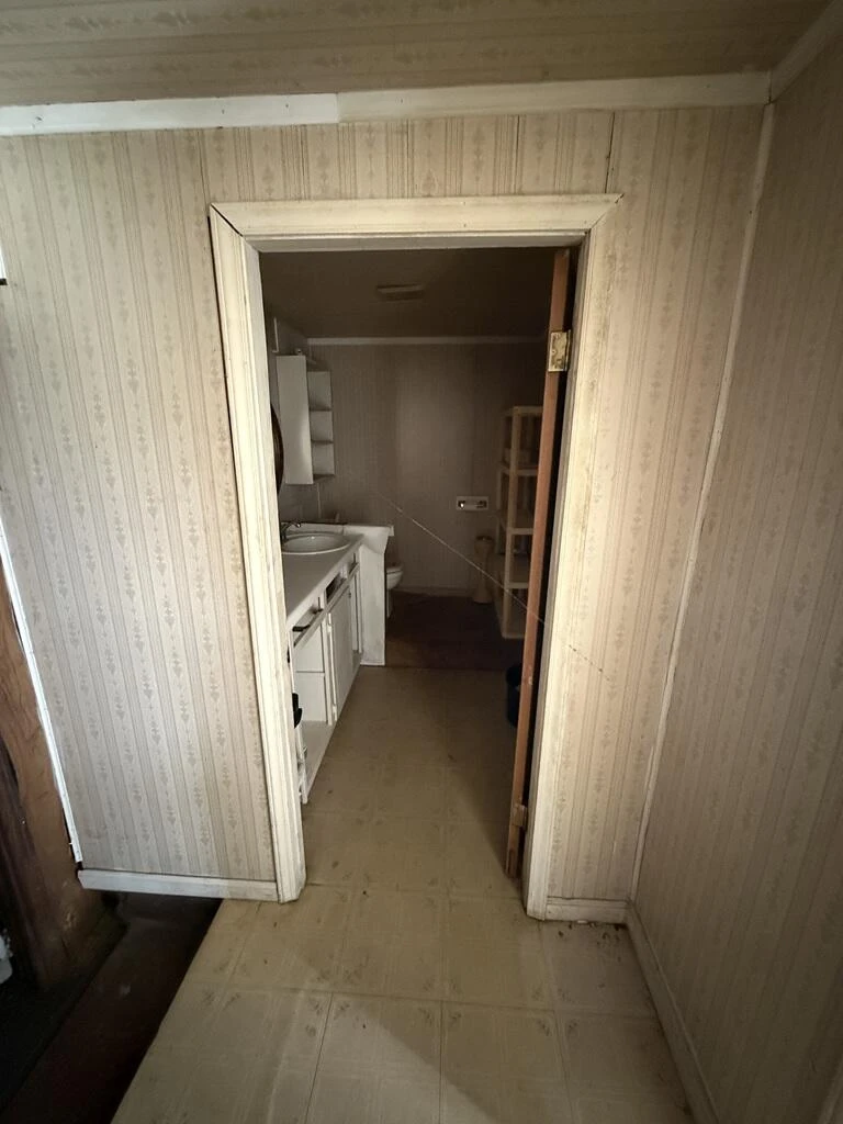 1200 Memorial BLVD - Photo 15