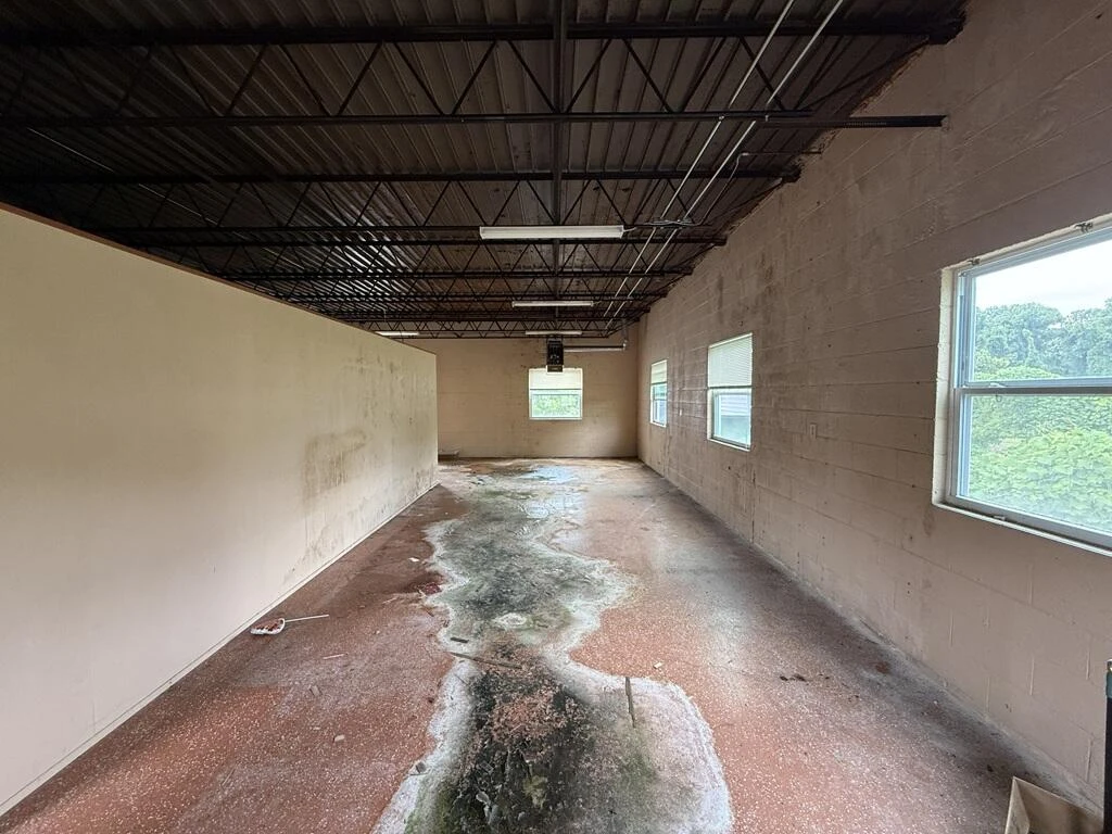 1200 Memorial BLVD - Photo 18