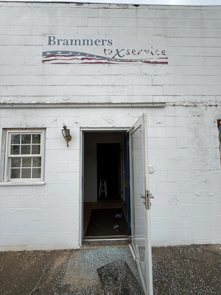 1200 Memorial BLVD - Photo 3
