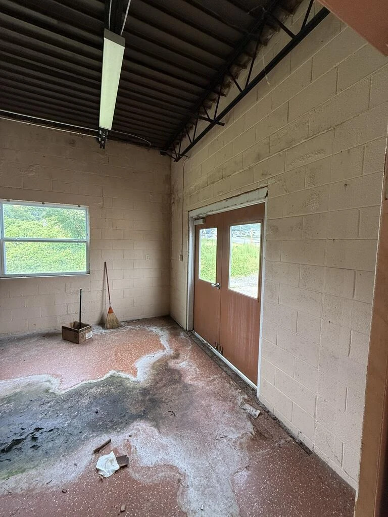 1200 Memorial BLVD - Photo 4