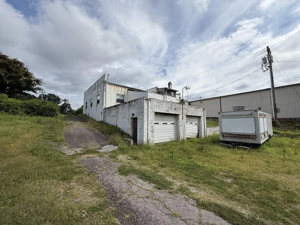 1200 Memorial BLVD - Photo 47