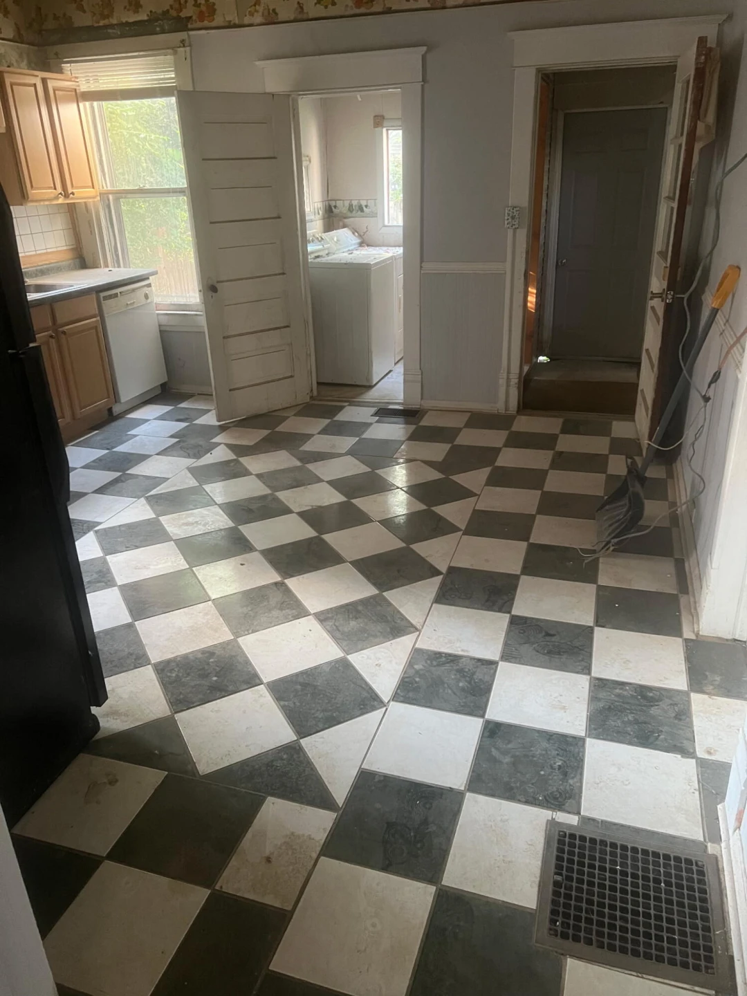 1205 Campbell AVE - Photo 4