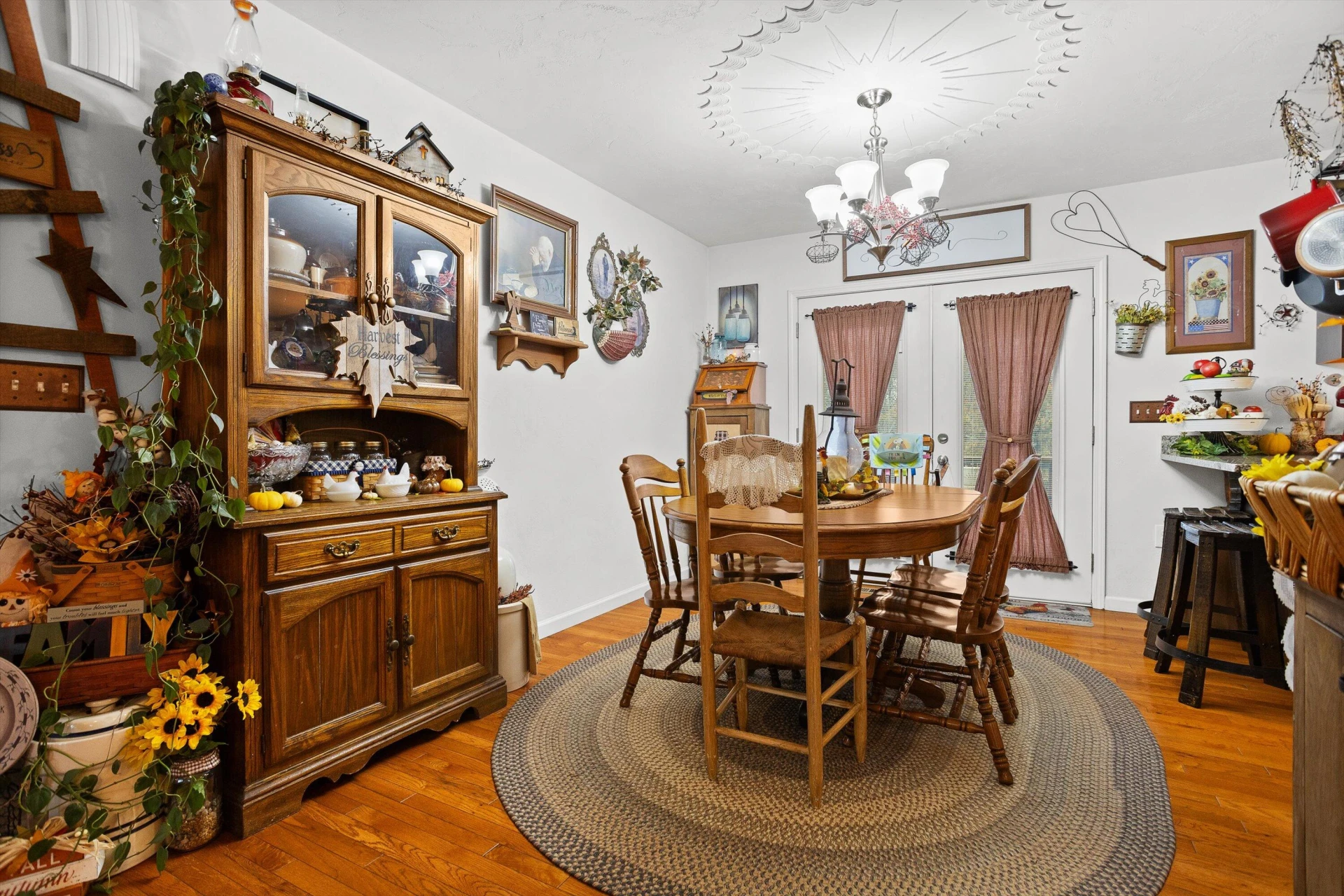 4348 Stewartsville RD - Photo 6
