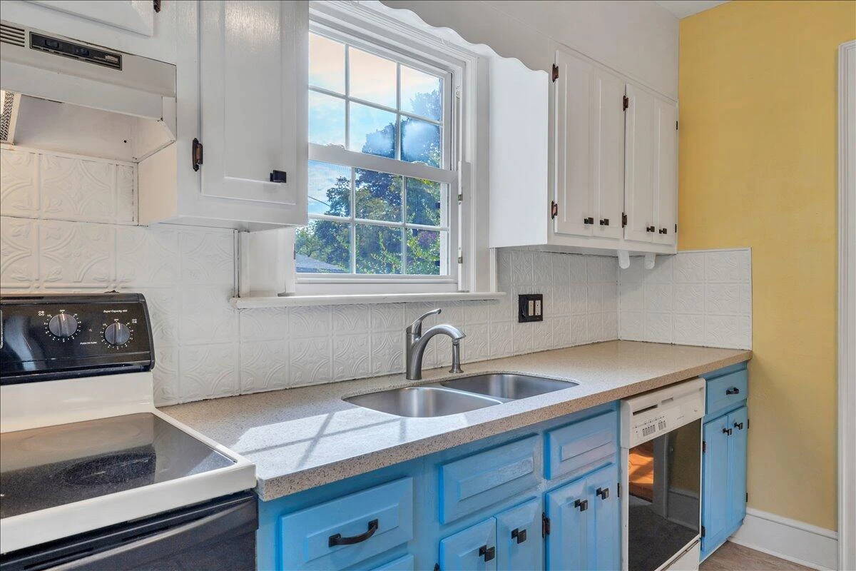 2523 Brambleton AVE - Photo 19