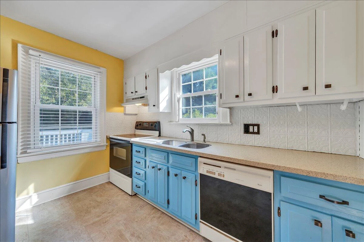2523 Brambleton AVE - Photo 22