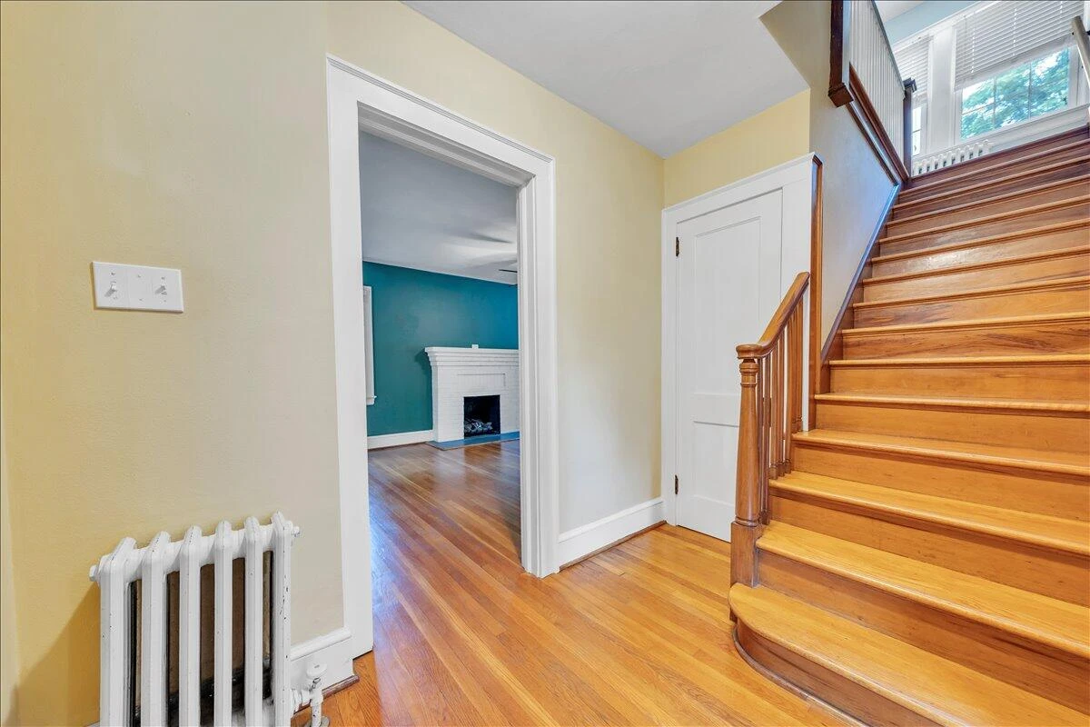 2523 Brambleton AVE - Photo 3