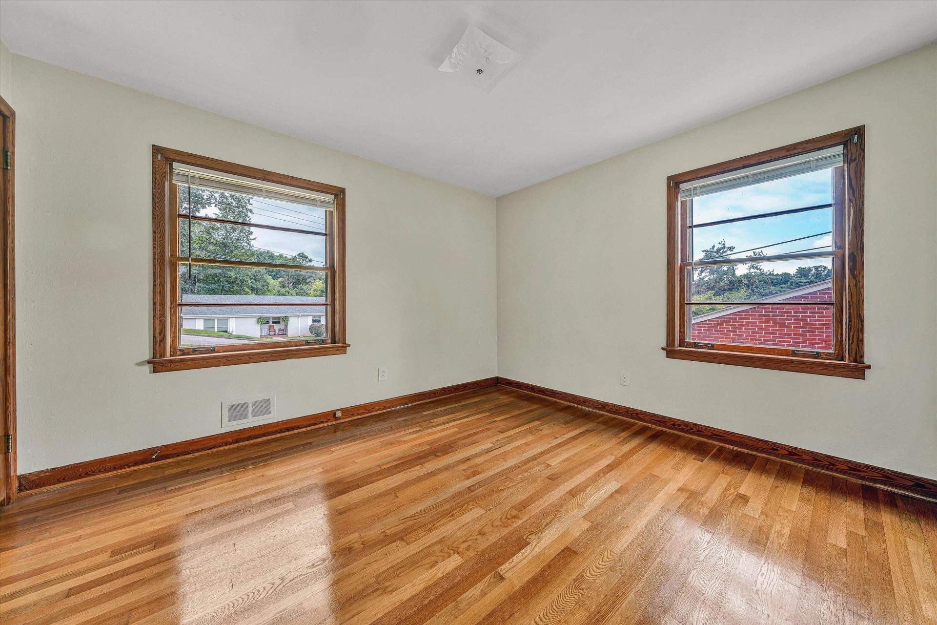 537 Dillard RD - Photo 16