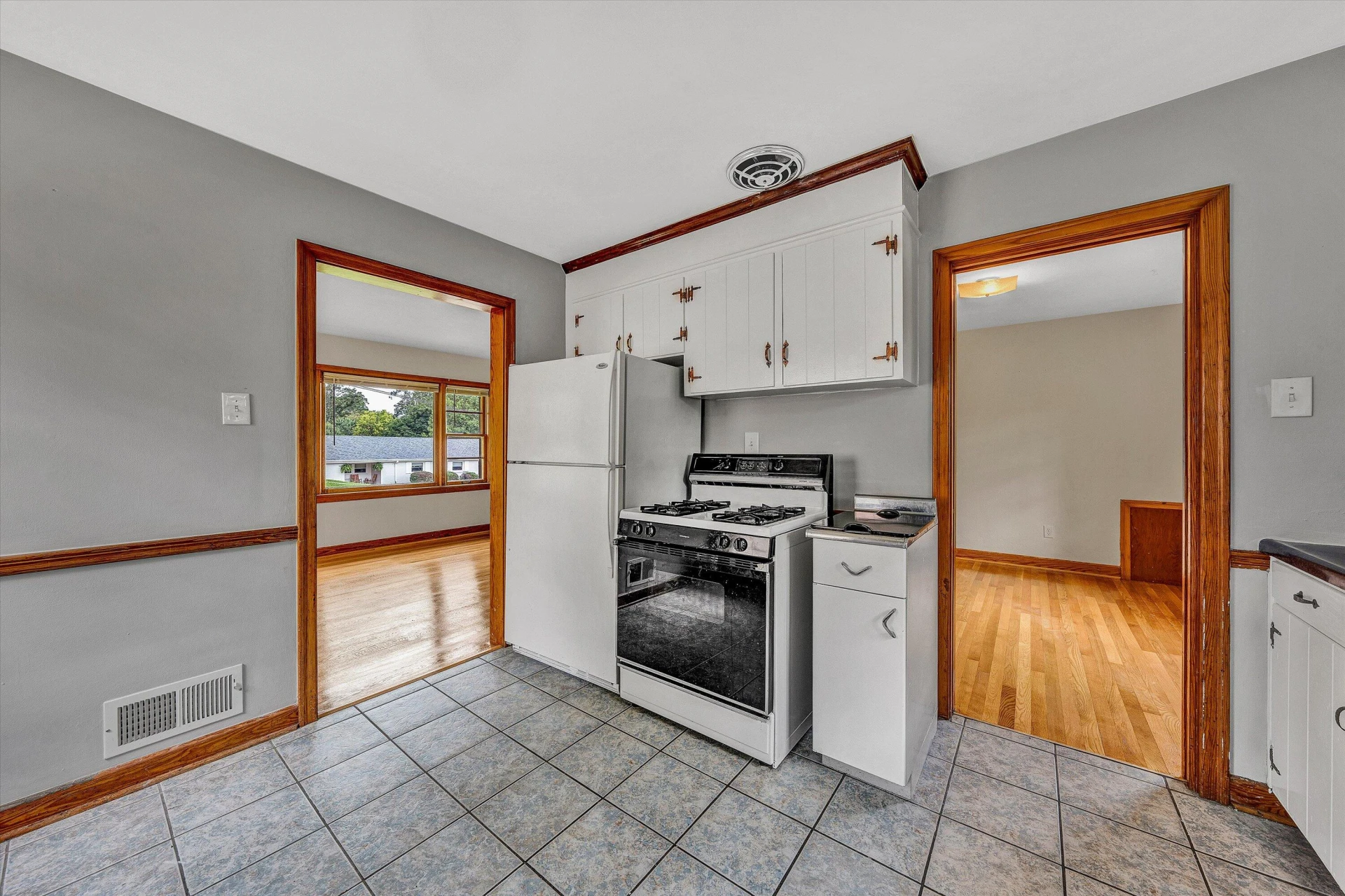 537 Dillard RD - Photo 10