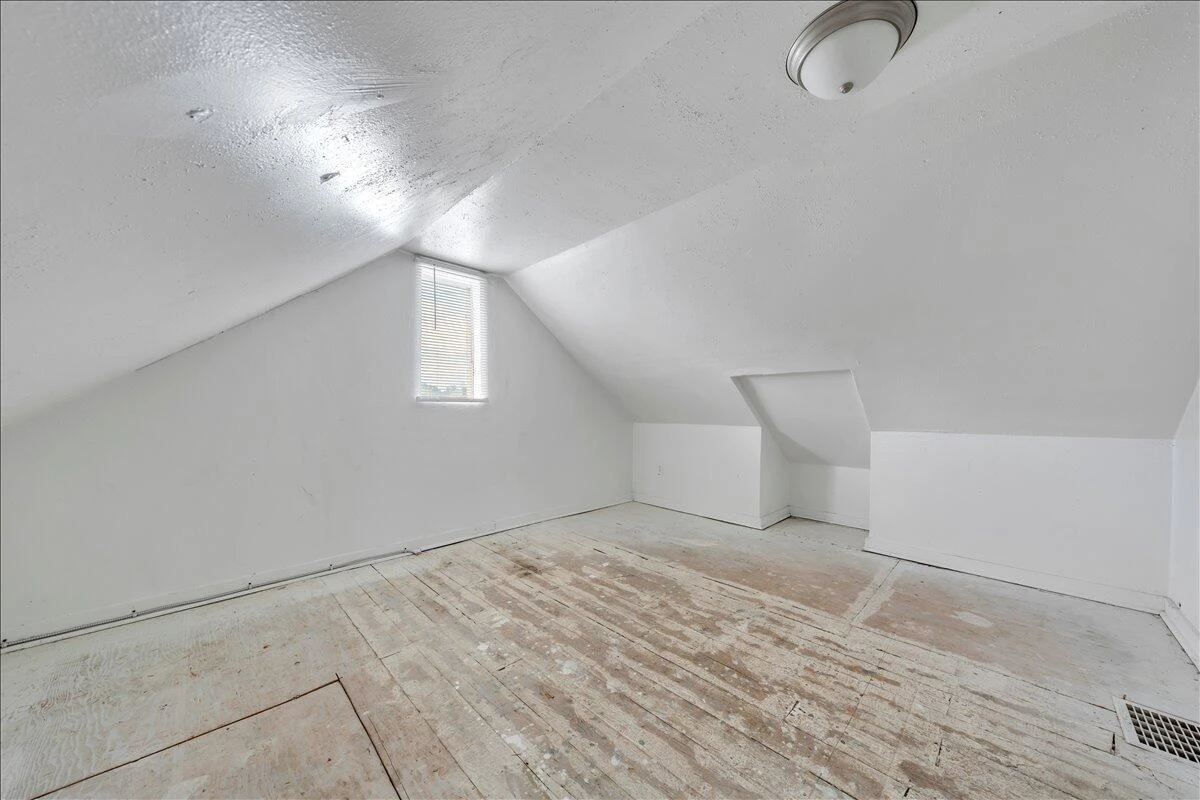 539 Crowmoor ST - Photo 18