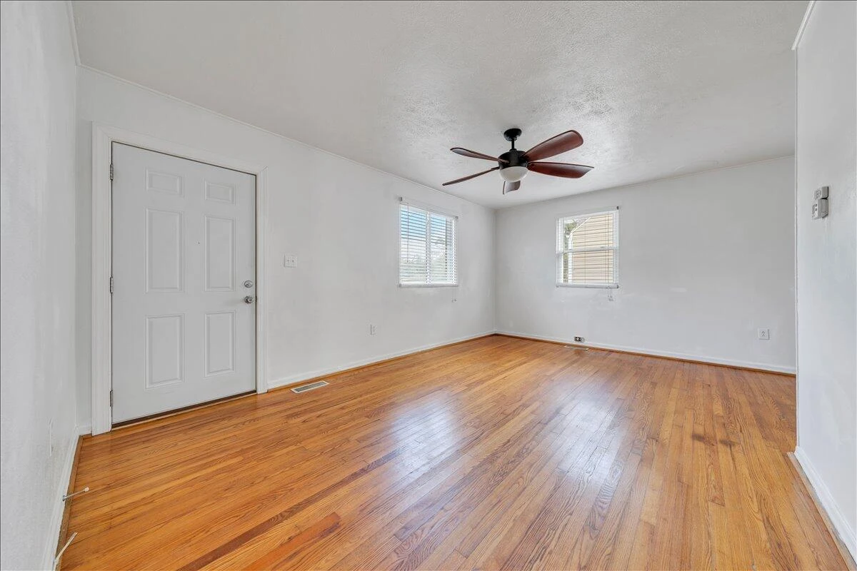 539 Crowmoor ST - Photo 5