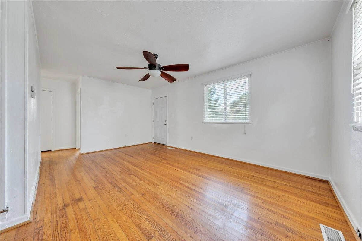 539 Crowmoor ST - Photo 6