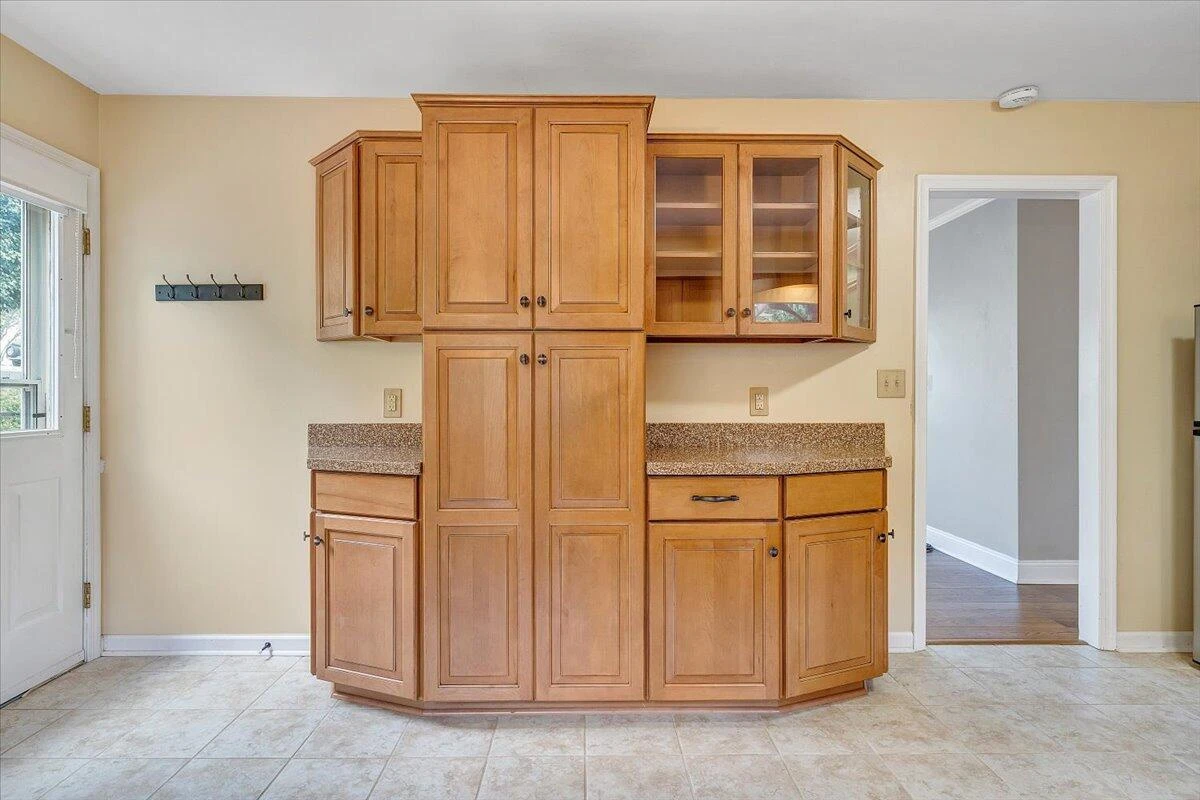 211 Crestbourne DR - Photo 13