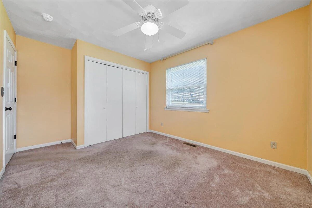 211 Crestbourne DR - Photo 17