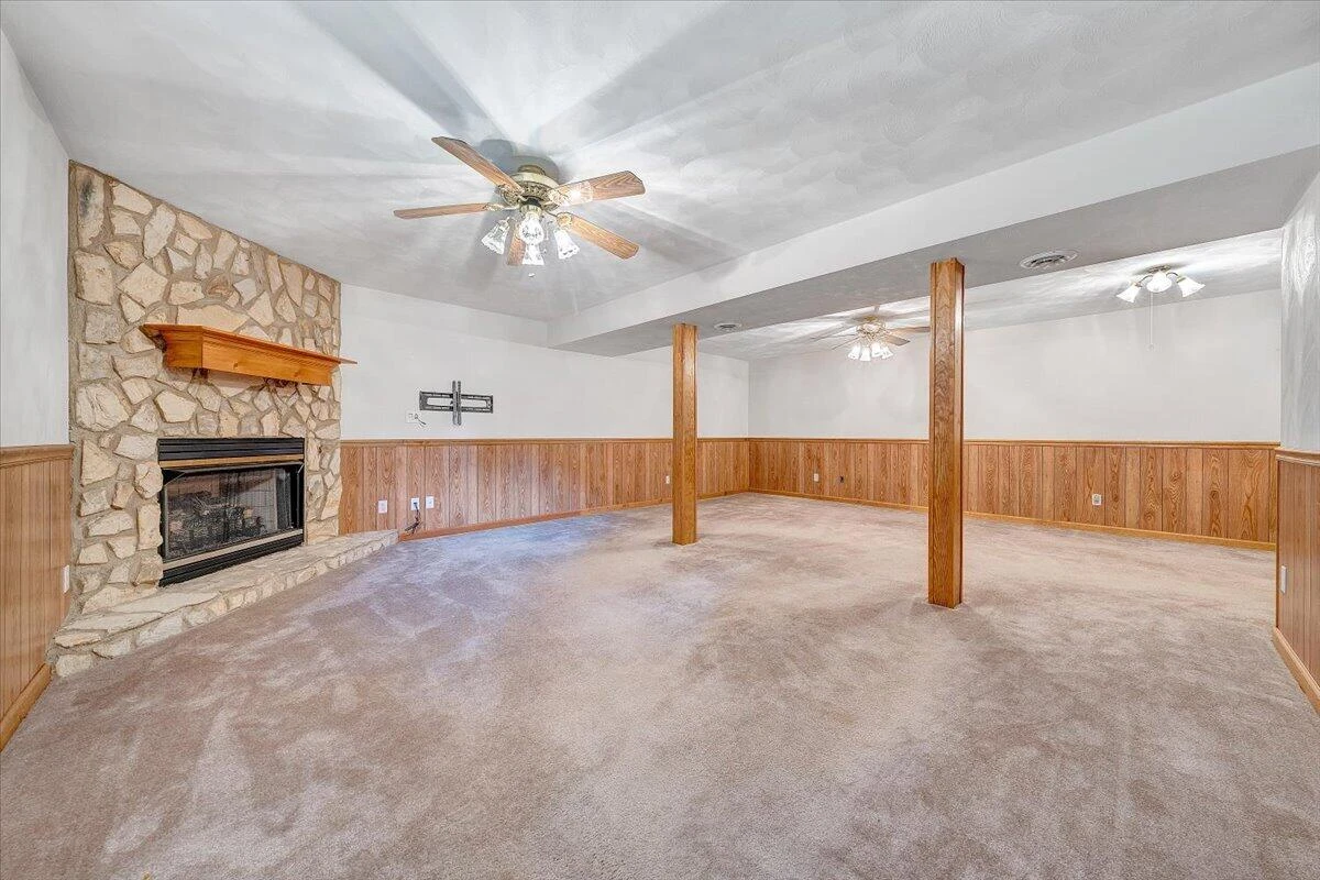 211 Crestbourne DR - Photo 21