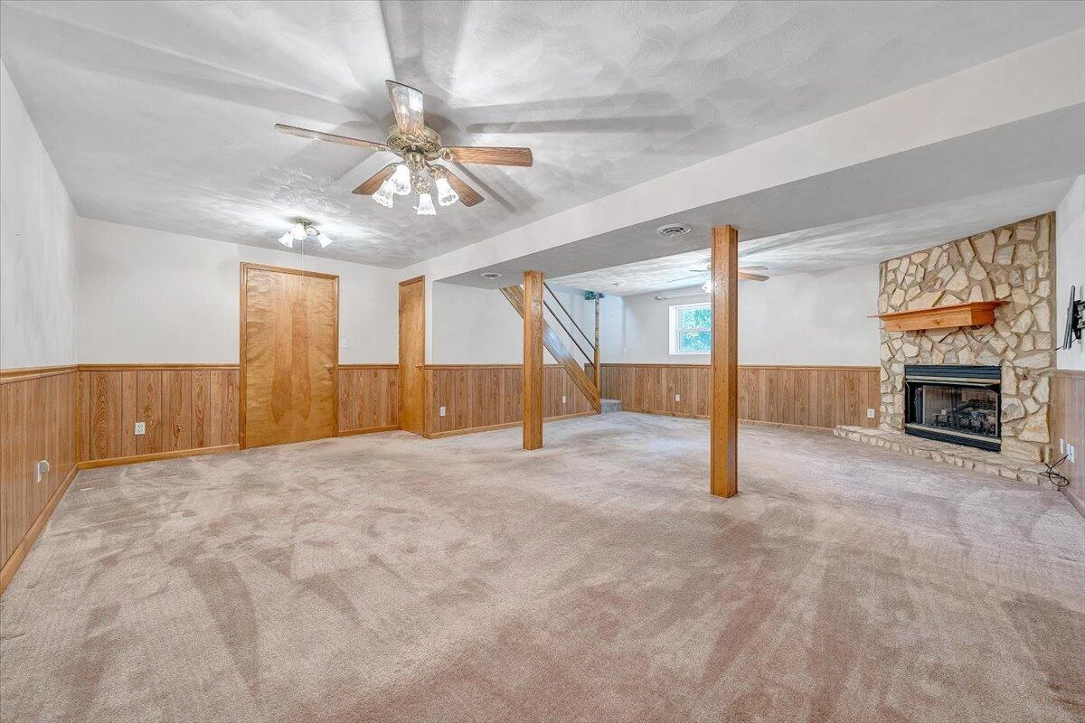 211 Crestbourne DR - Photo 22
