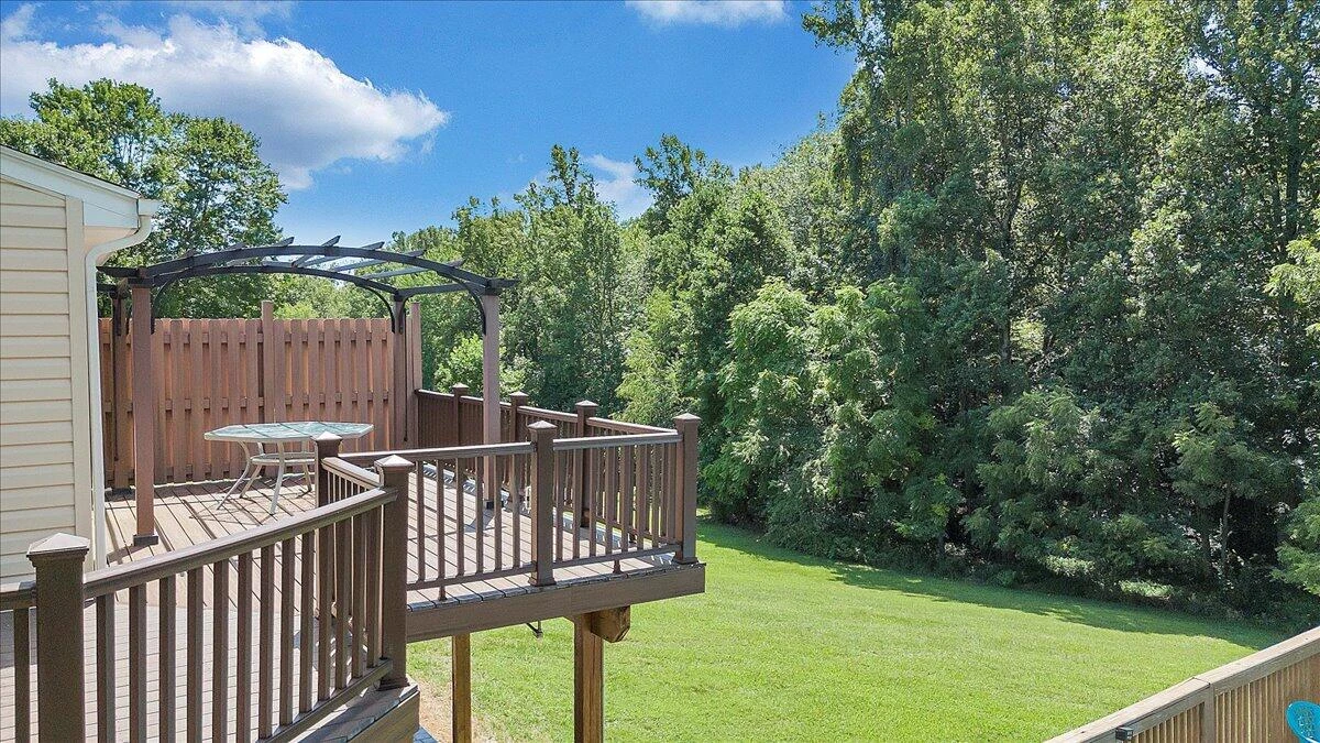 211 Crestbourne DR - Photo 32