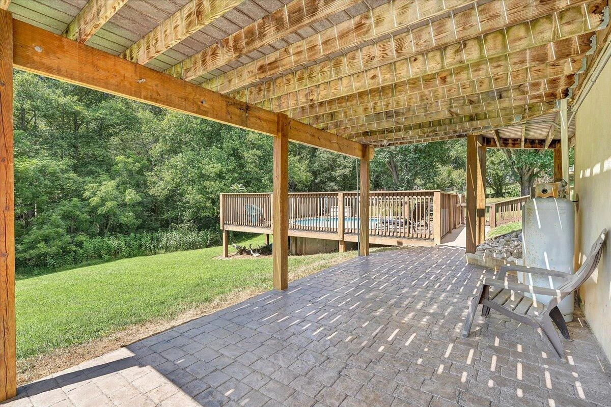 211 Crestbourne DR - Photo 37
