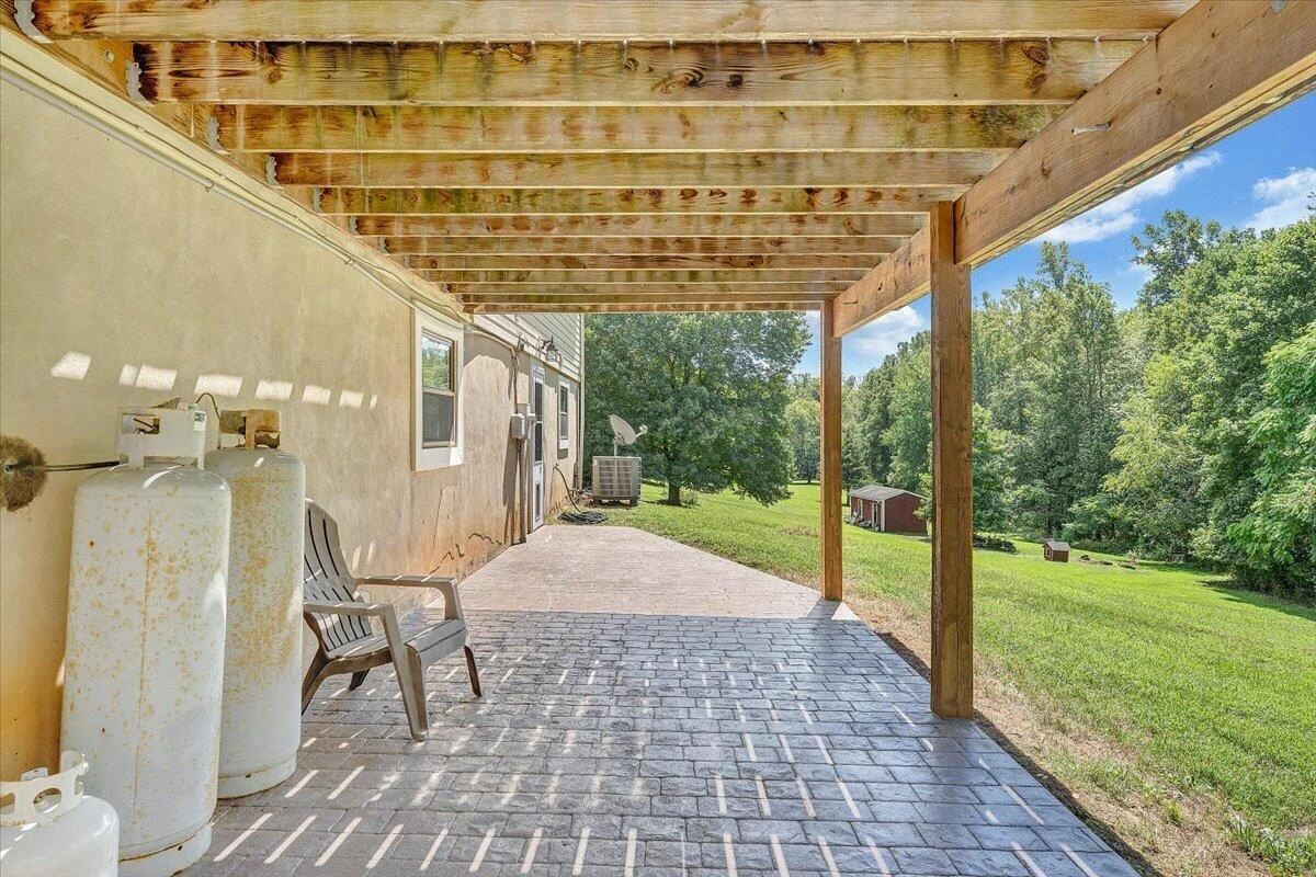 211 Crestbourne DR - Photo 39