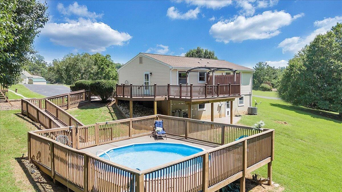 211 Crestbourne DR - Photo 45