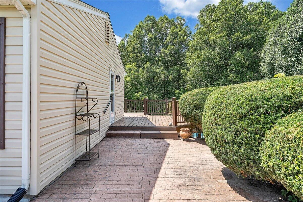 211 Crestbourne DR - Photo 54